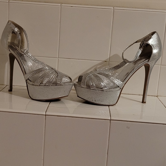 Steve Madden Heels 👠 - Picture 3 of 7